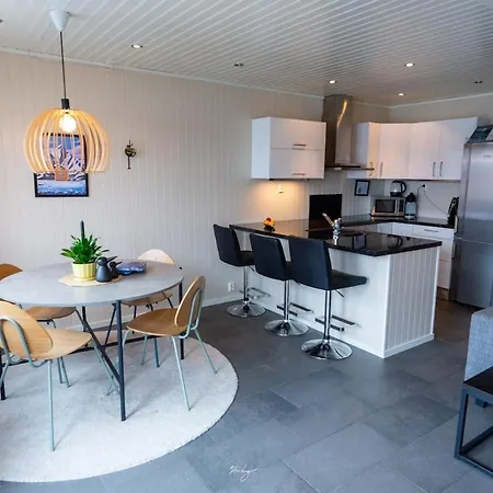 Sjoglott Lofoten- Modern By The Sea Ballstad Apartment