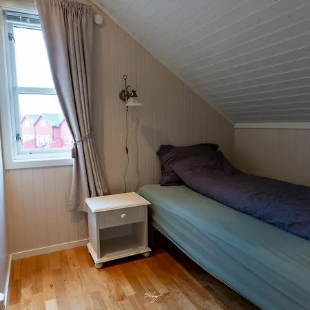 Apartment Sjoglott Lofoten- Modern By The Sea Ballstad