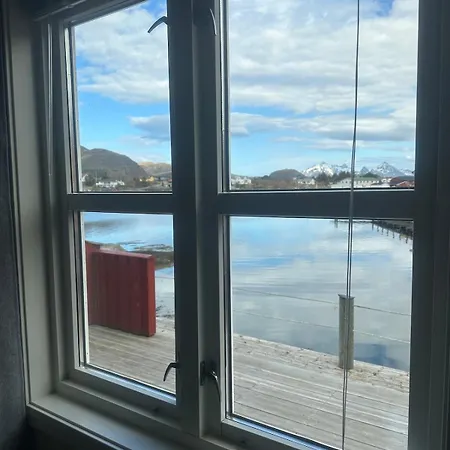 Sjoglott Lofoten- Modern By The Sea Ballstad Apartment *